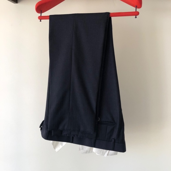 Isaia tailored luxury suit - Picture 2 of 4